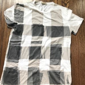 Burberry t shirt